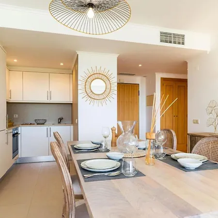 Apartment Snazzy Varandas Do Castelo One-bedroom Sleeps 2 Person