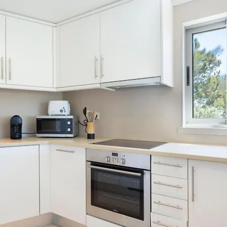 Snazzy Varandas Do Castelo One-bedroom Sleeps 2 Person Apartment