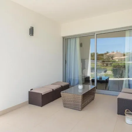 Snazzy Varandas Do Castelo One-bedroom Sleeps 2 Person Apartment