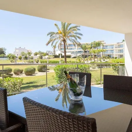Snazzy Varandas Do Castelo One-bedroom Sleeps 2 Person Apartment Albufeira