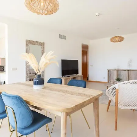 アパート Snazzy Varandas Do Castelo One-bedroom Sleeps 2 Person アルブフェイラ