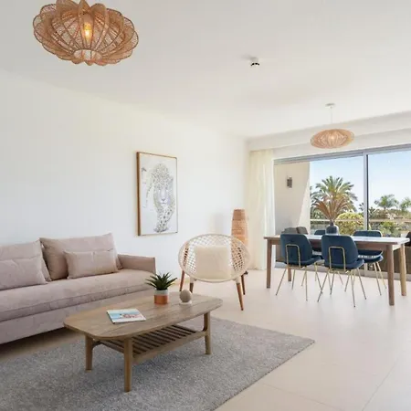 アパート Snazzy Varandas Do Castelo One-bedroom Sleeps 2 Person アルブフェイラ