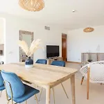 Διαμέρισμα Snazzy Varandas Do Castelo One-bedroom Sleeps 2 Person Αλμπουφέιρα