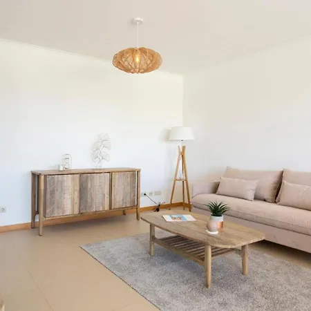 Snazzy Varandas Do Castelo One-bedroom Sleeps 2 Person * Албуфейра